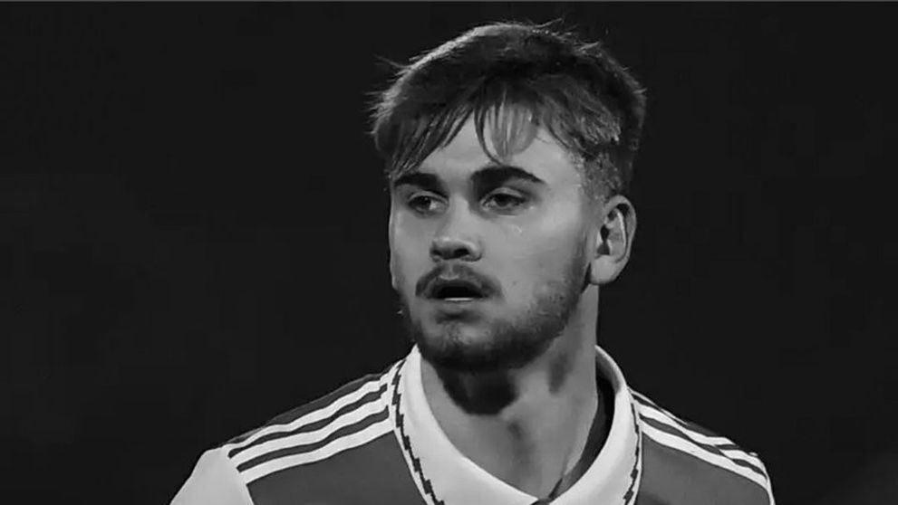 Fotbalist în vârstă de doar 21 de ani decedat în urma unei accidentări suferite la un meci. S-ar fi izbit cu capul de un zid de beton