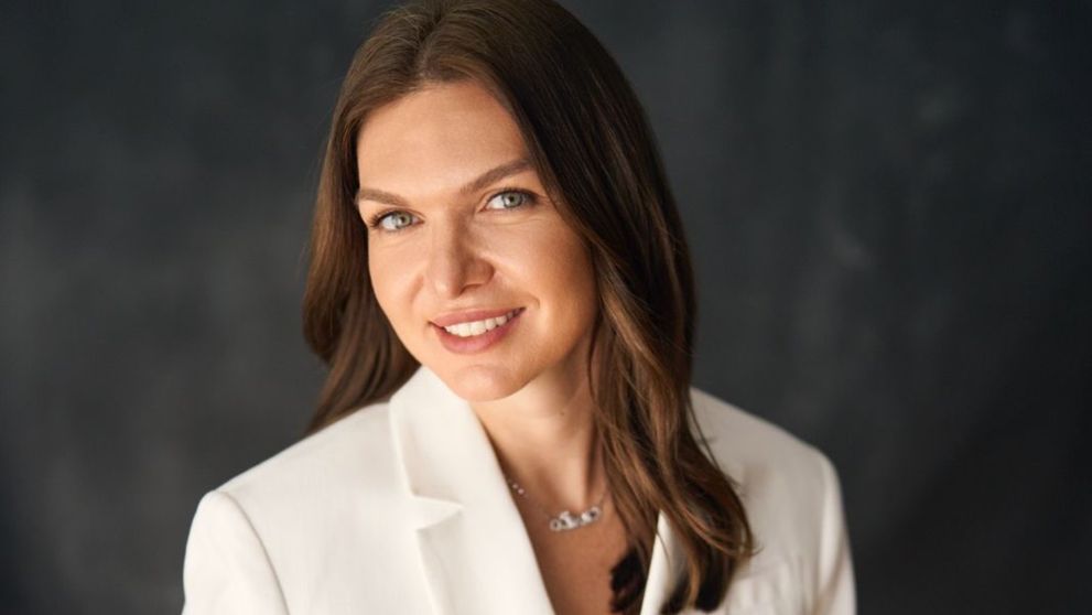 Simona Halep nu se uită la bani! Cât costă rochia roz purtată la Transylvania Open 2026. Este creația unui designer de renume