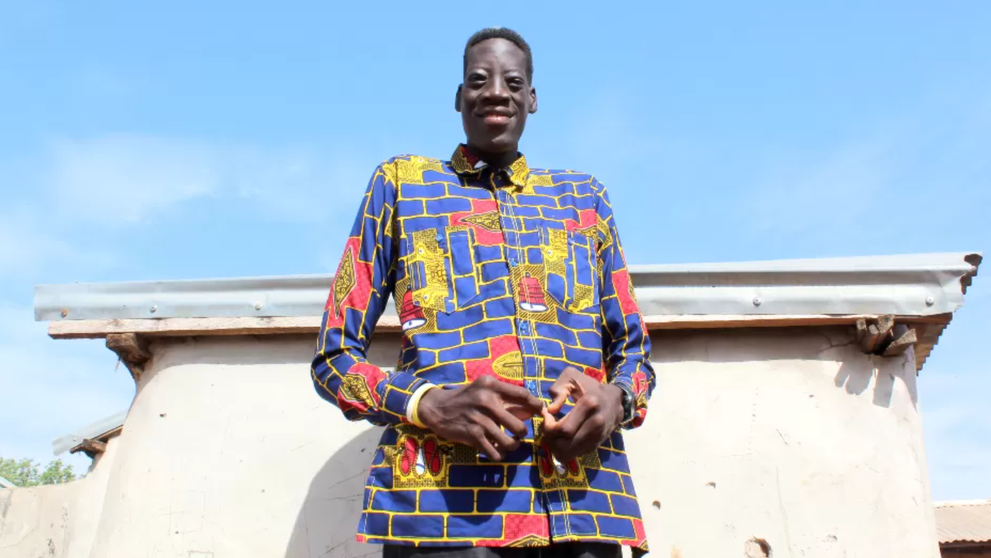 Un bărbat din Ghana nu se oprește din crescut. Cât a ajuns să măsoare la vârsta de 29 de ani