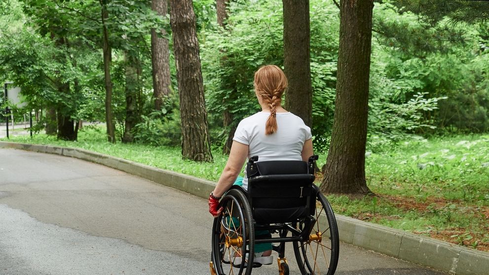 O femeie de 38 de ani a paralizat brusc, deși ducea o viață absolut normală. Ce simptome a avut înainte de a-i fi pus diagnosticul