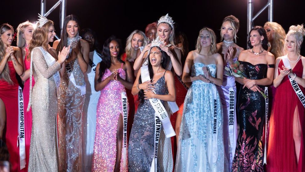 A defilat în costum de baie pe străzile din New York. Cum s-a bucurat de victorie câștigătoarea Miss Bikini SUA 2022