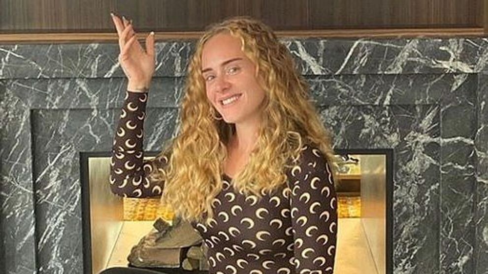 Adele, de nerecunoscut la 33 de ani! Cum a apărut la petrecerea de ziua ei