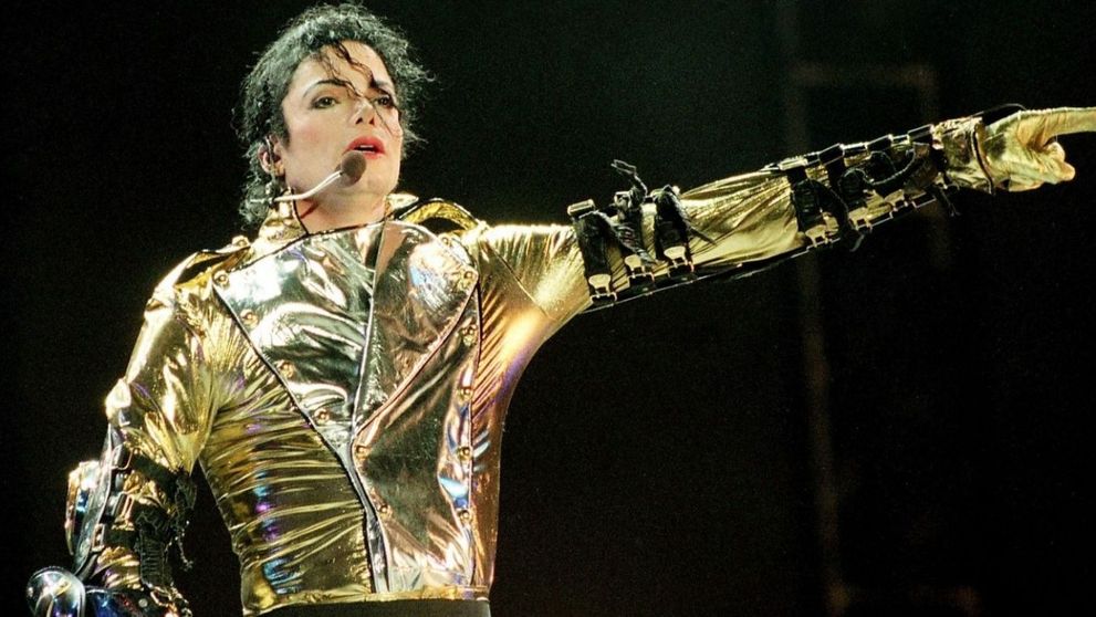 Un documentar controversat despre trecutul întunecat al lui Michael Jackson stârnește mânia familiei megastarului