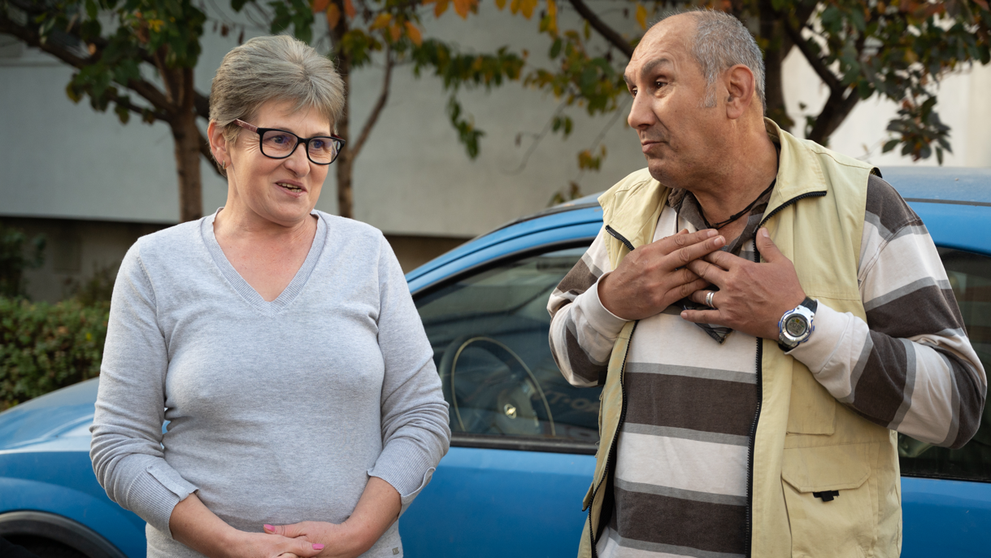 VIDEO Bunicii care și-au înfiat nepoatele pentru a le oferi ceea ce li s-a refuzat la naștere