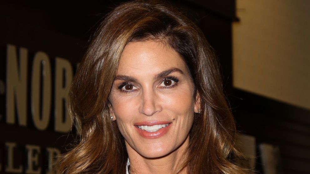Cindy Crawford, apariție surprinzătoare la o petrecere de Halloween. Cum s-a costumat supermodelul