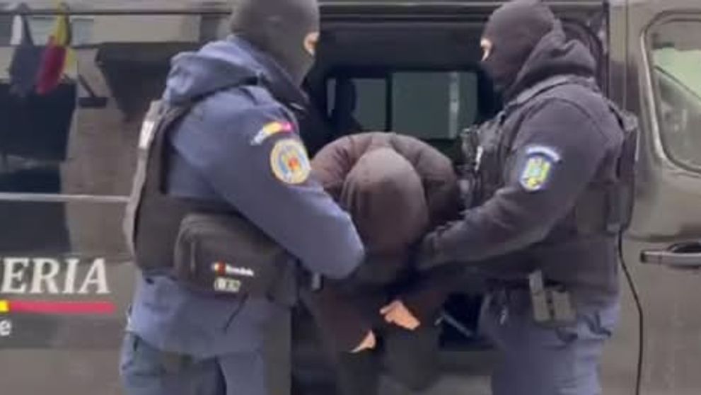 Traficanți din România, prinși în flagrant când îi vindeau cocaină unui polițist sub acoperire. Câți bani i-au cerut