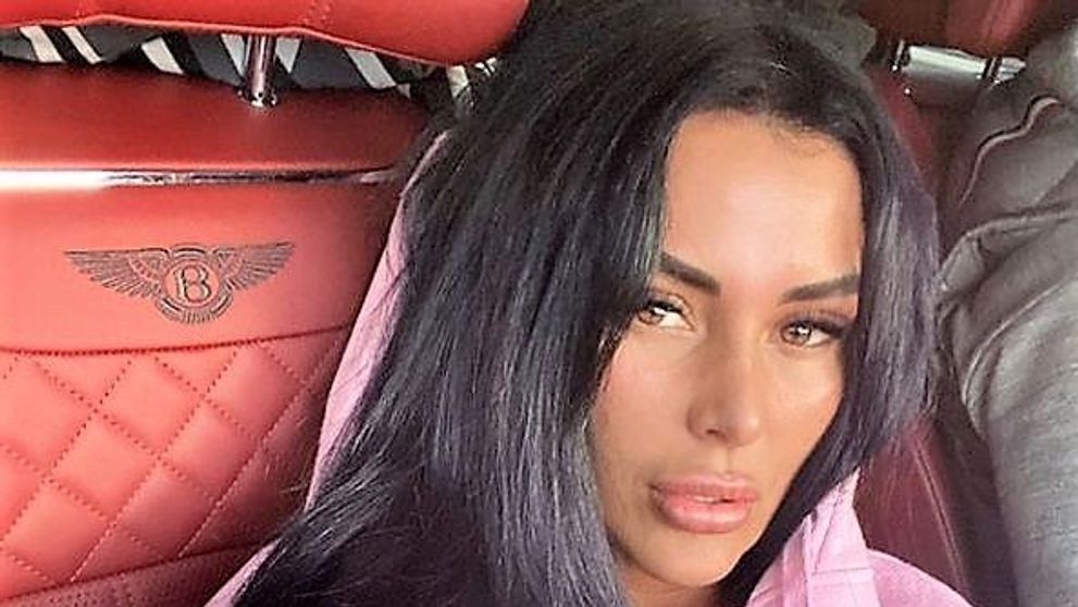 Daniela Crudu și-a redeschis contul de Instagram, la o săptămână după ce a fost bătută de iubitul ei