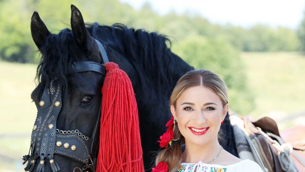 Anamaria Prodan Reghecampf va spune povestea fiecarui Gospodar fara pereche incepand din 11 septembrie! Numai la ProTV