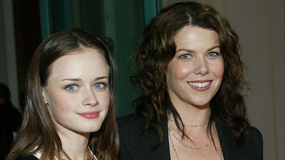 Cum arată Lorelai și Rory, la 25 de ani de la lansarea serialului „Gilmore Girls”. Cele două actrițe au încântat audiența la premiile Emmy 2025