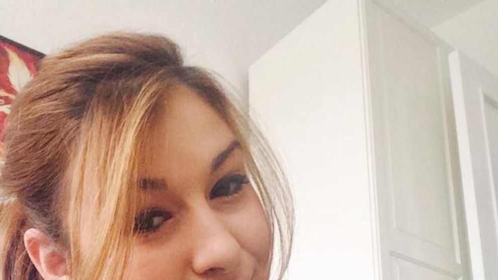 Alina Eremia si-a schimbat look-ul odata cu venirea primaverii. Cum arata acum artista, cu parul mult mai deschis la culoare