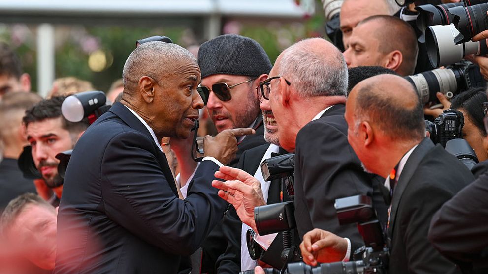 Denzel Washington l-a pus la punct pe un fotograf în timp ce se afla pe covorul roșu de la Cannes. Gestul care l-a deranjat pe actorul în vârstă de 70 de ani