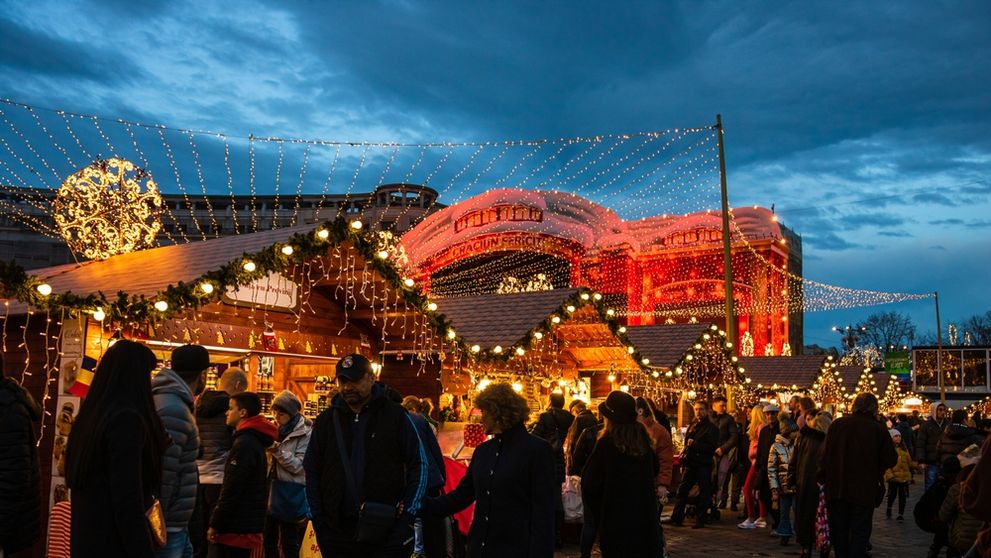 Când se deschide târgul de Crăciun în București. Evenimentul din Piața Constituției se anunță a fi cel mai mare și spectaculos din România
