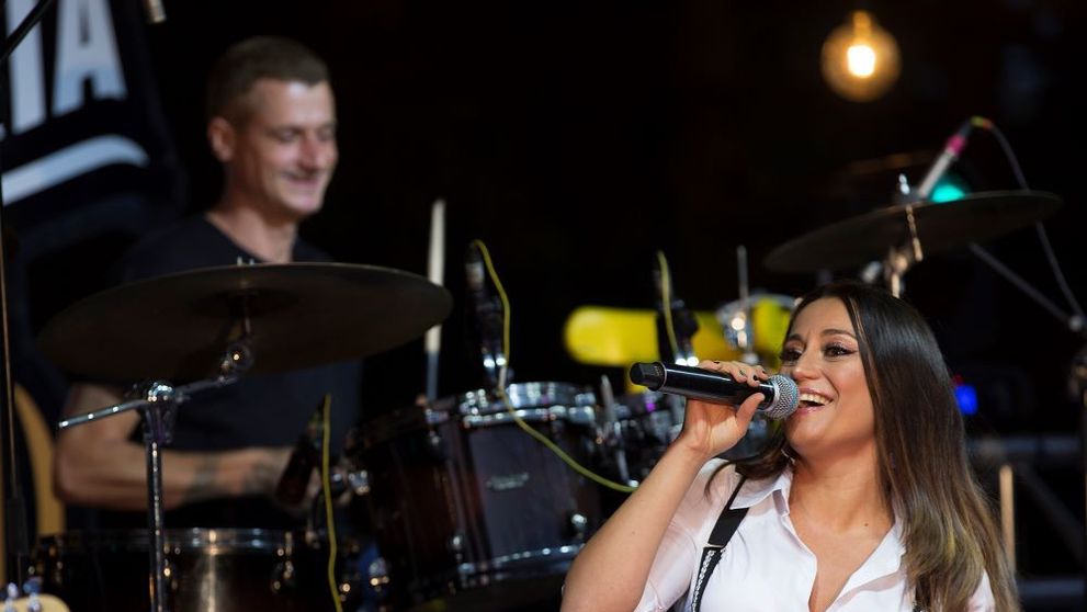 Mădălina Coca, spectacol extraordinar de Ziua Franței. Finalista Vocea României a oferit un recital de excepție