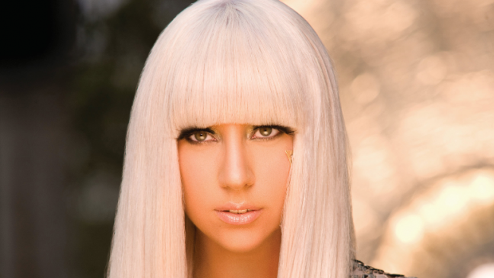 Lady Gaga, indecenta la restaurant. Cantareata si-a uitat hainele acasa si a iesit pe strada in lenjerie intima