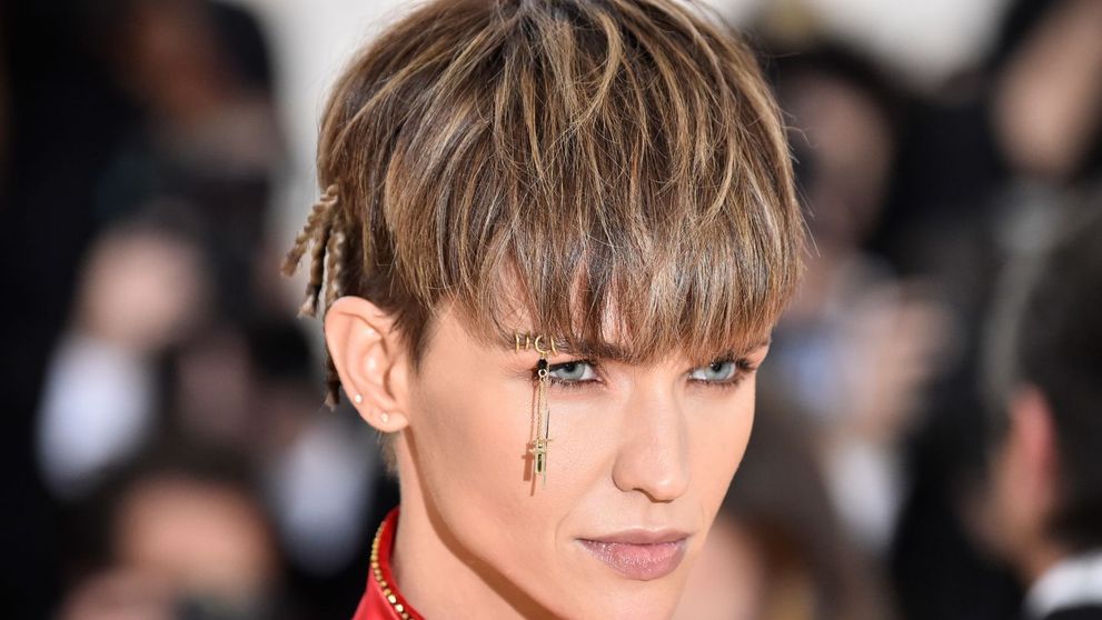 Primele imagini. Cum arată Ruby Rose în costumul de Batwoman