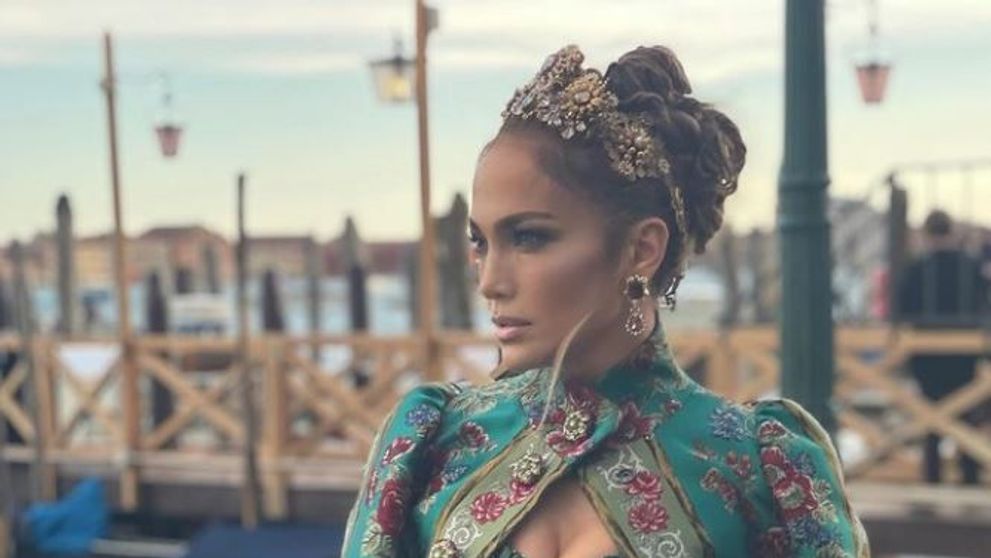 Jennifer Lopez, apariție de zile mari la Veneția! Cum s-a îmbrăcat diva latino la prezentarea de modă Dolce&Gabbana