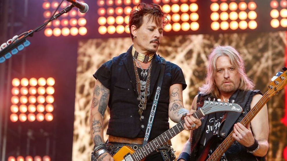 Johnny Depp, concert la București cu trupa Hollywood Vampires. Cât costă biletele