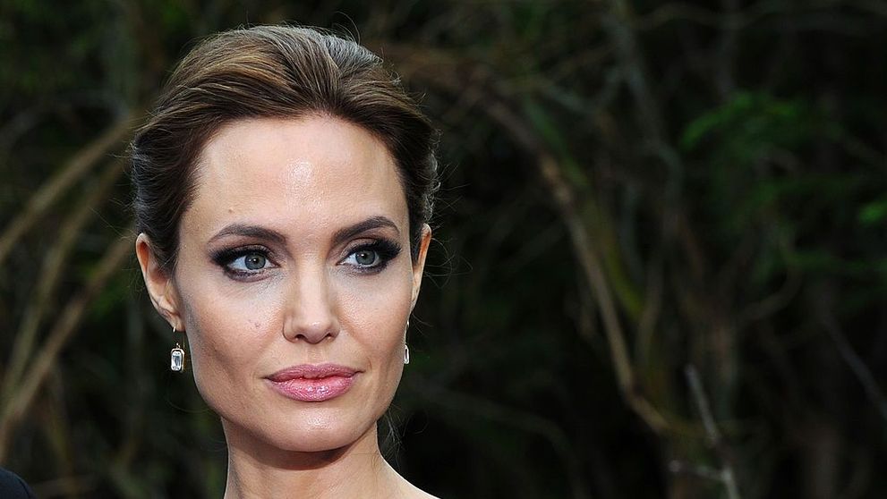 Ce i-a scris o adolescentă afgană Angelinei Jolie. Actrița și-a făcut Instagram doar pentru a-i împărtăși mesajul