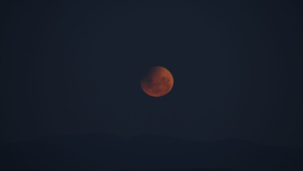 Cutremur cosmic pe 7 septembrie: eclipsa de lună ajută unele semne zodiacale să dea lovitura, altora li se dă viața peste cap! Care sunt previziunile pentru fiecare zodie în parte și ce recomandări ai