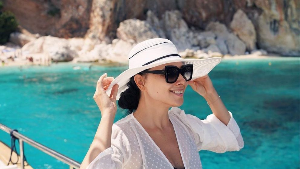 Imagini spectaculoase din Sardinia cu prezentatoarea Corina Caragea. „Cele mai frumoase plaje din Europa sunt aici”