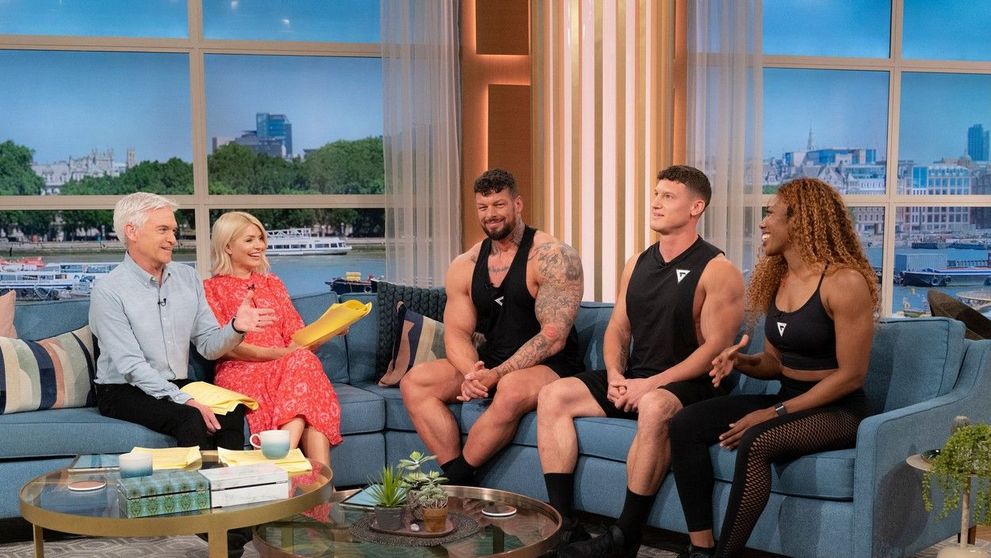 Scandalul momentului în TV! Un celebru prezentator și-a înșelat soția cu un coleg de televiziune, mult mai tânăr