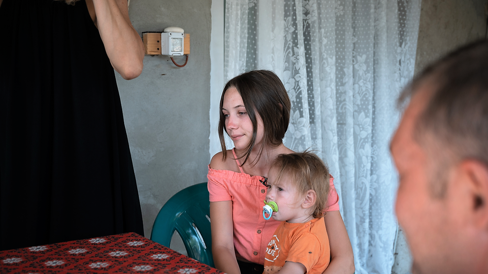 VIDEO Criză de spațiu în casa familiei Slabu. Unde dorm cei trei copii