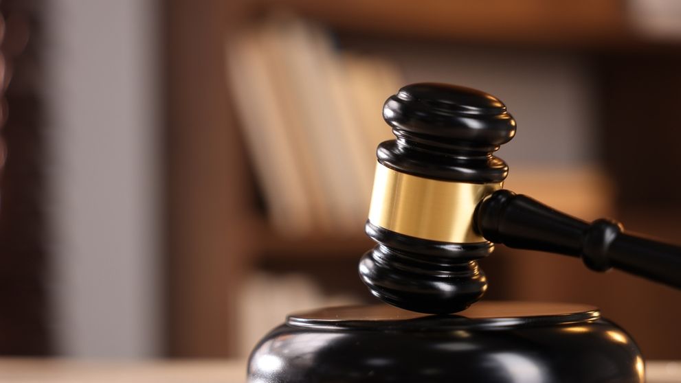 Decizie controversată în Italia! O instanță a hotărât ca un copil să aibă doi tați și o mamă. Cazul i-a înfuriat pe catolicii conservatori
