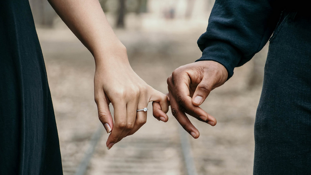 (P) 5 lucruri de care să ții cont când îi dăruiești un inel partenerei tale