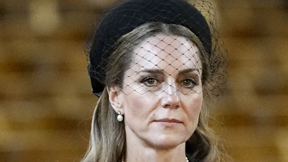 Cum s-a îmbrăcat Kate Middleton la funeraliile Ducesei de Kent. Detaliul pe care toată lumea l-a observat