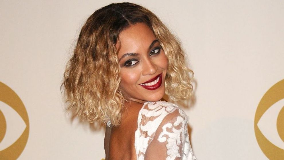 Beyonce a impresionat cu formele ei apetisante, intr-o pereche de jeansi mulati. Asa arata o femeie adevarata