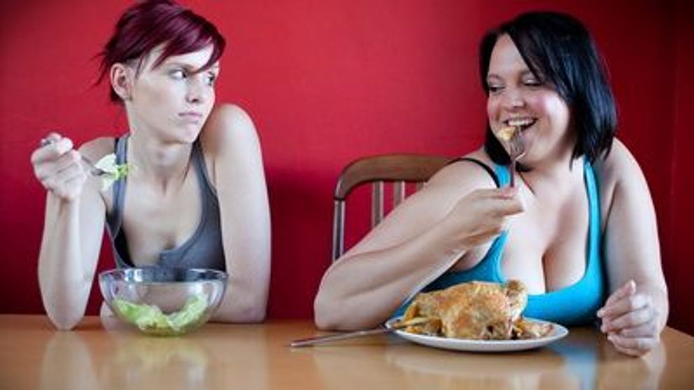 7 riscuri la care te supui daca esti tot timpul la dieta. Vezi AICI!