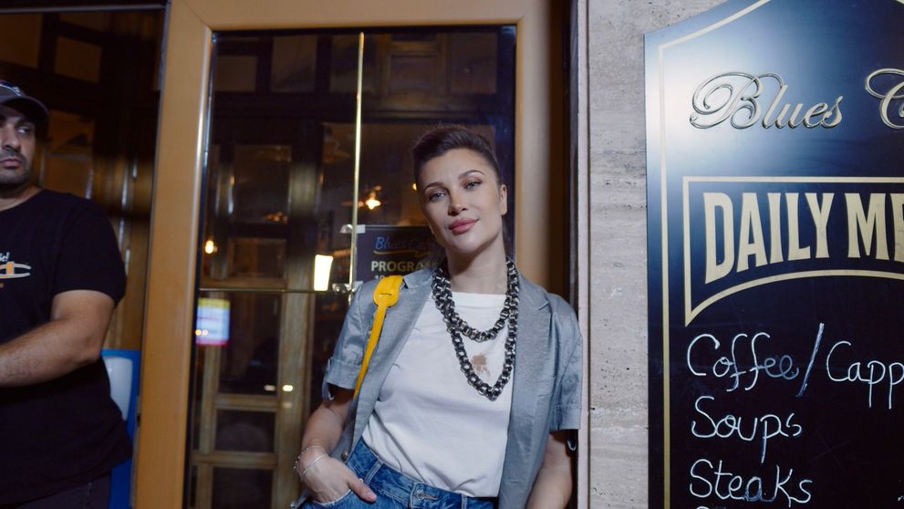 Lora, declarații despre rolul său din filmul „Ca fetele”. Artista apare pe marile ecrane alături de Maia Morgenstern