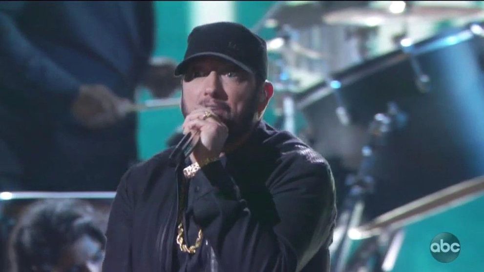 Oscar 2020: Eminem, apariție-surpriză pe scenă. Reacția consternată a vedetelor din sală