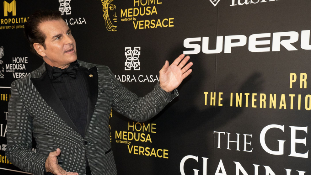 Documentarul despre viața lui Gianni Versace, lansare de gală la București. Regizorul Vincent de Paul: „M-am simțit obligat să-i spun povestea”