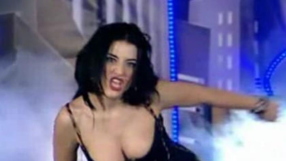 Oana Zavoranu s-a lansat in muzica, cu piesa “Panarama fara sfarsit
