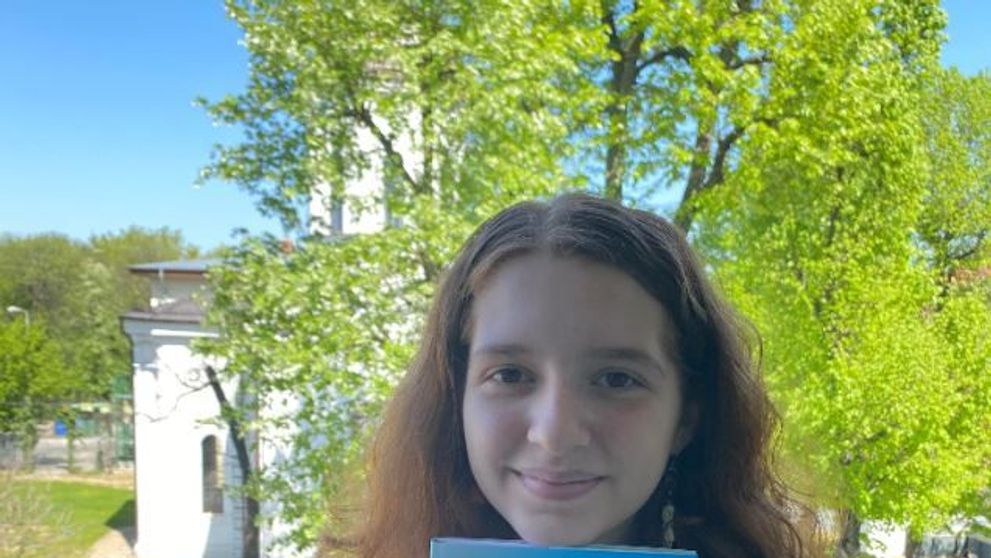 Ana Dragomir, copilul-minune al literaturii române! La 14 ani, a publicat deja trei cărți pentru copii