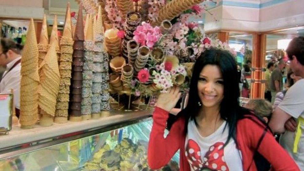 De ce este asa de dulce Corina Caragea? Pentru ca este prima la clatite