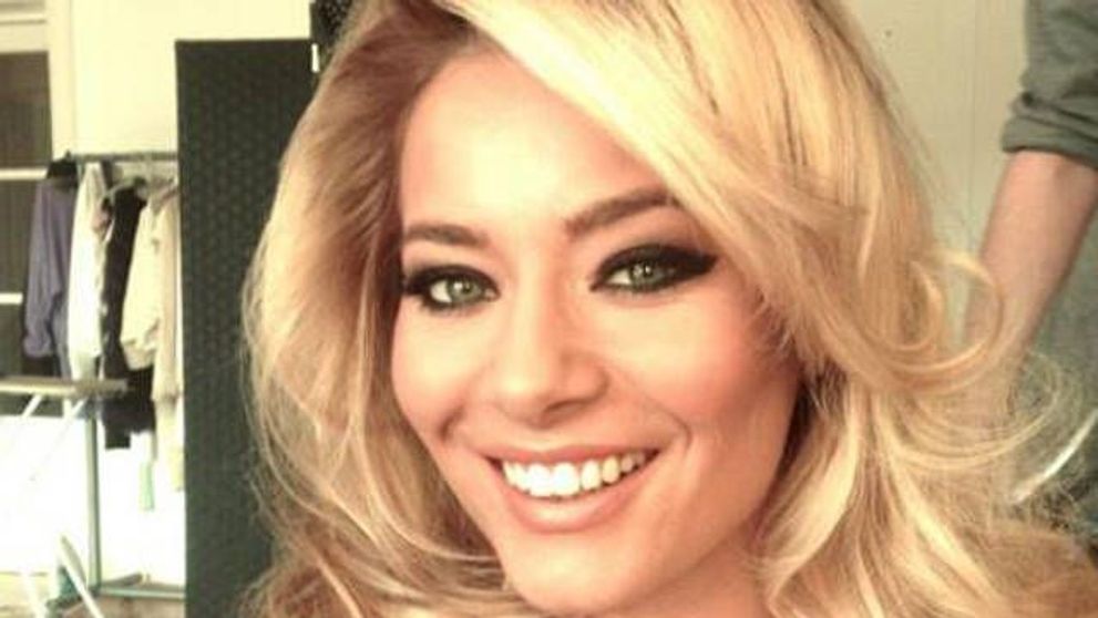 Laura Cosoi a fost desemnata cea mai frumoasa femeie din Romania. Cum arata, insa, vedeta complet nemachiata