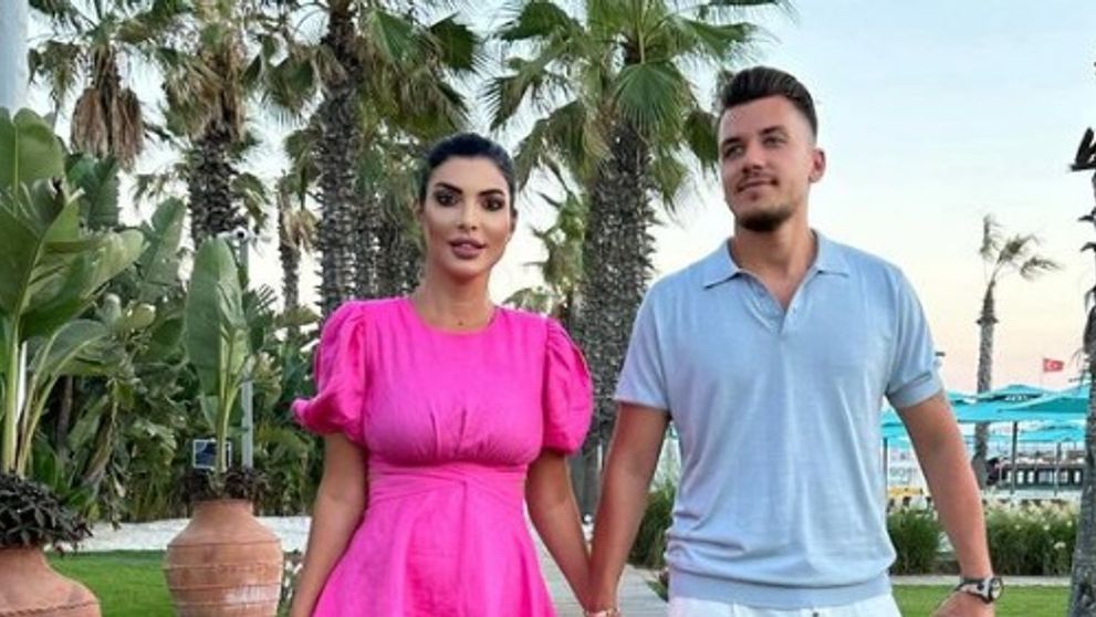 Andreea Tonciu și Daniel Niculescu, imagini neașteptate din vacanță: „Vine bebe”. Mulți au crezut că vedeta este însărcinată FOTO