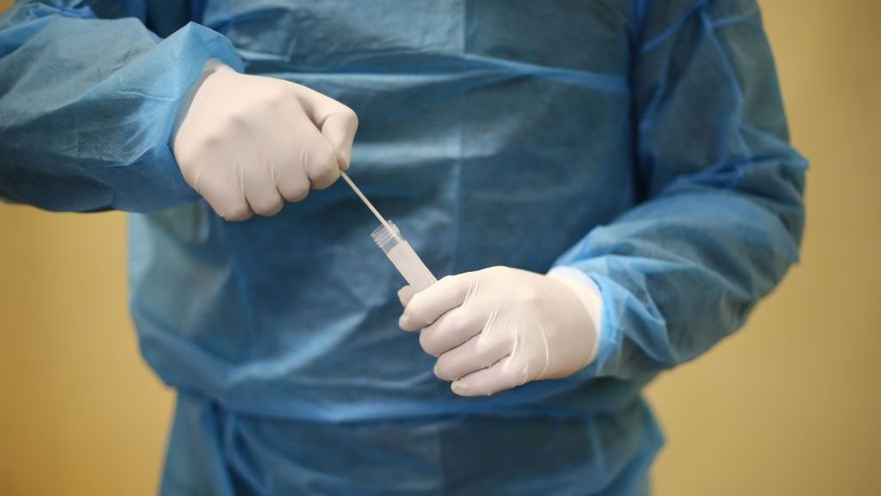 Reușită pentru cercetătorii ieșeni! Au creat un test PCR care indică tulpina virusului şi în ce stadiu se află boala