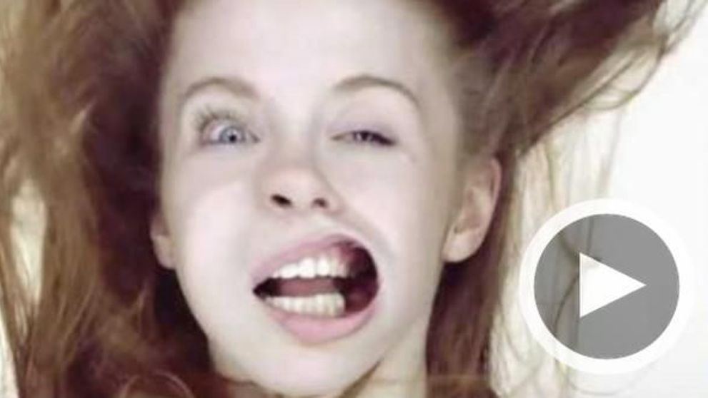 O idee geniala! Blow job, numai cu fete frumoase. Imaginile care te vor face sa zambesti
