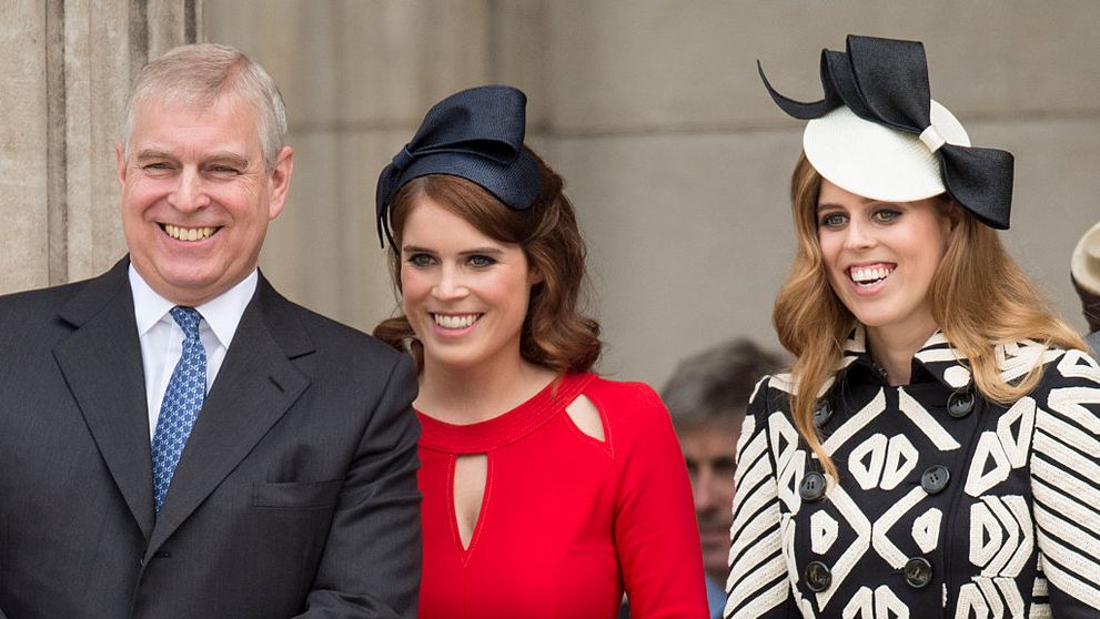 Scandal regal uriaș! Decizia surprinzătoare a Prințeselor Beatrice și Eugenie după ce tatăl lor, Prințul Andrew, a fost umilit public și obligat să părăsească reședința oficială