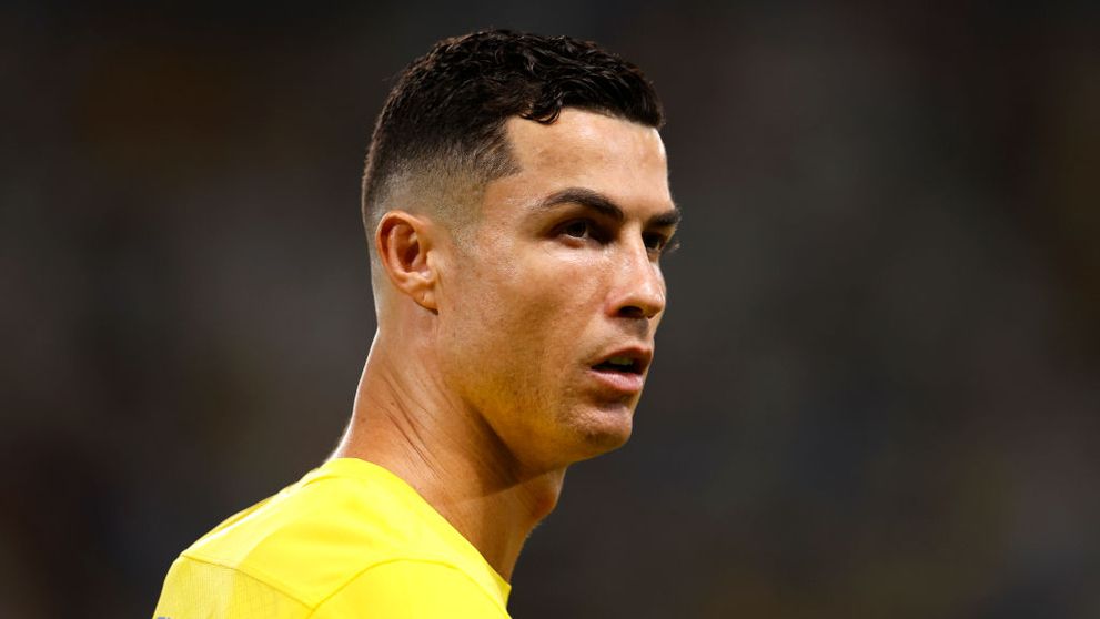 Cristiano Ronaldo ar putea primi 99 de lovituri de bici, pentru adulter. Fotbalistul portughez ar putea fi, inclusiv, arestat