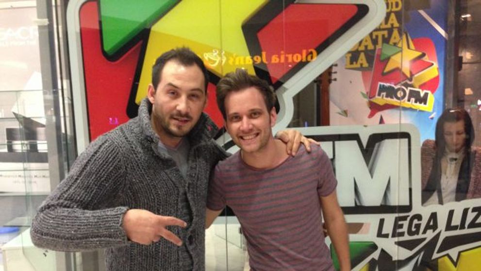 Stefan Stan, inveselit de DJ-ii ProFM Greeg si Marius Onuc la studioul ProFM din Afi Palace Cotroceni! Afla de unde e inspirata piesa 