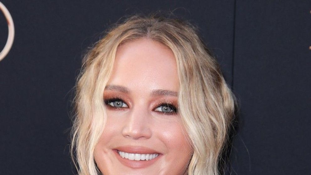 Actrița Jennifer Lawrence, rănită pe platourile de filmare, după o explozie controlată