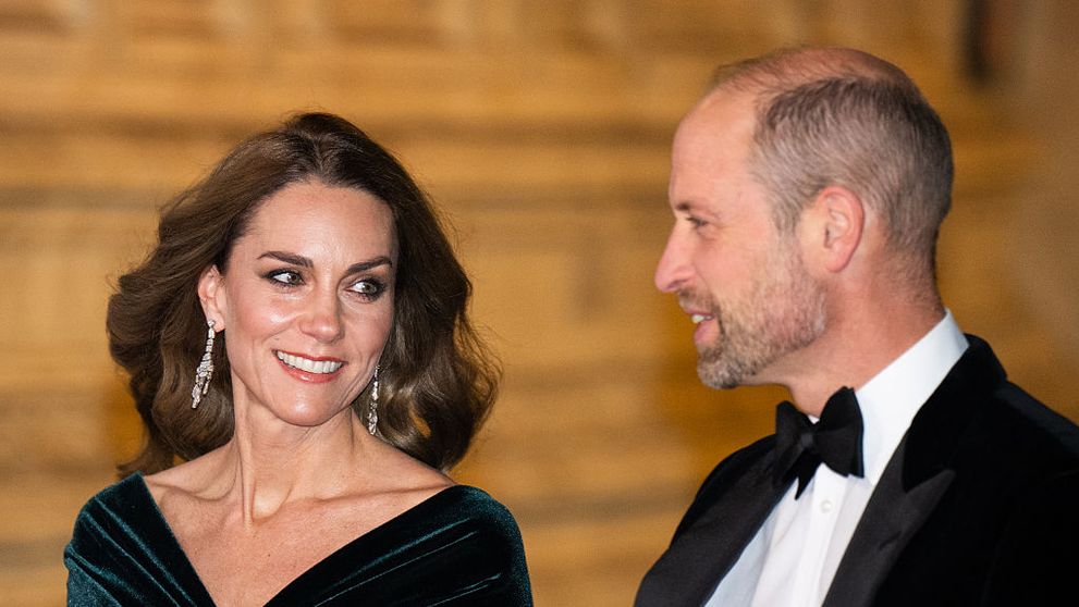 Kate Middleton, de-o eleganță desăvârșită la prima apariție pe covorul roșu de la diagnosticul de cancer! Cum arată ținuta cu care a întors toate privirile