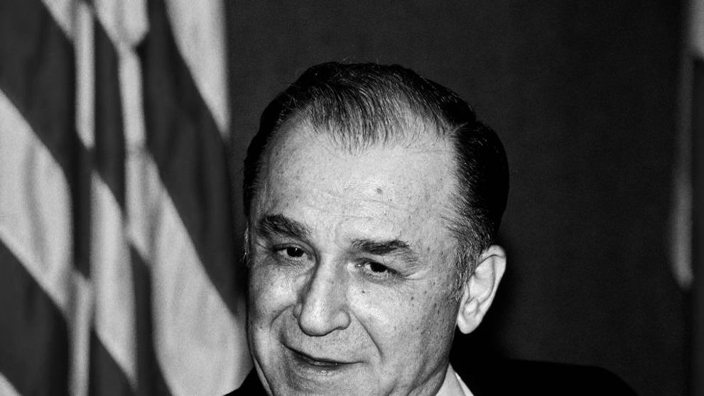 El a fost primul politician care a venit cu o coroană de flori acasă la Ion Iliescu: „Siguranța României i se datorează”