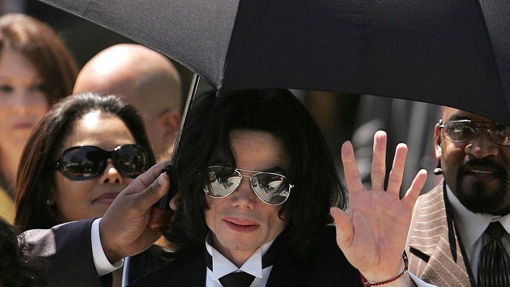 Michael Jackson, motivul șocant pentru care își punea plasturi pe nas