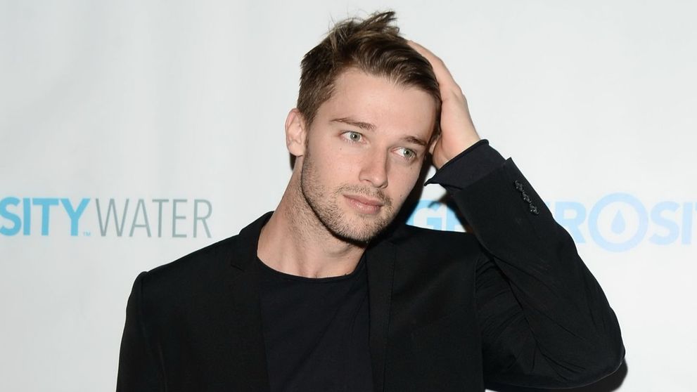 Iubita lui Patrick Schwarzenegger, aparitie sexy la plaja. Cat de bine arata Abby Champion, tanara cu corp de model 