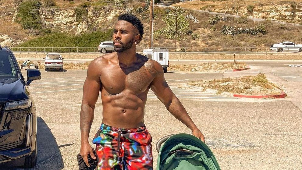 Jason Derulo, cel mai “dotat” bărbat din showbiz, o comite din nou pe Instagram. Fanii, siderați de apariția lui 